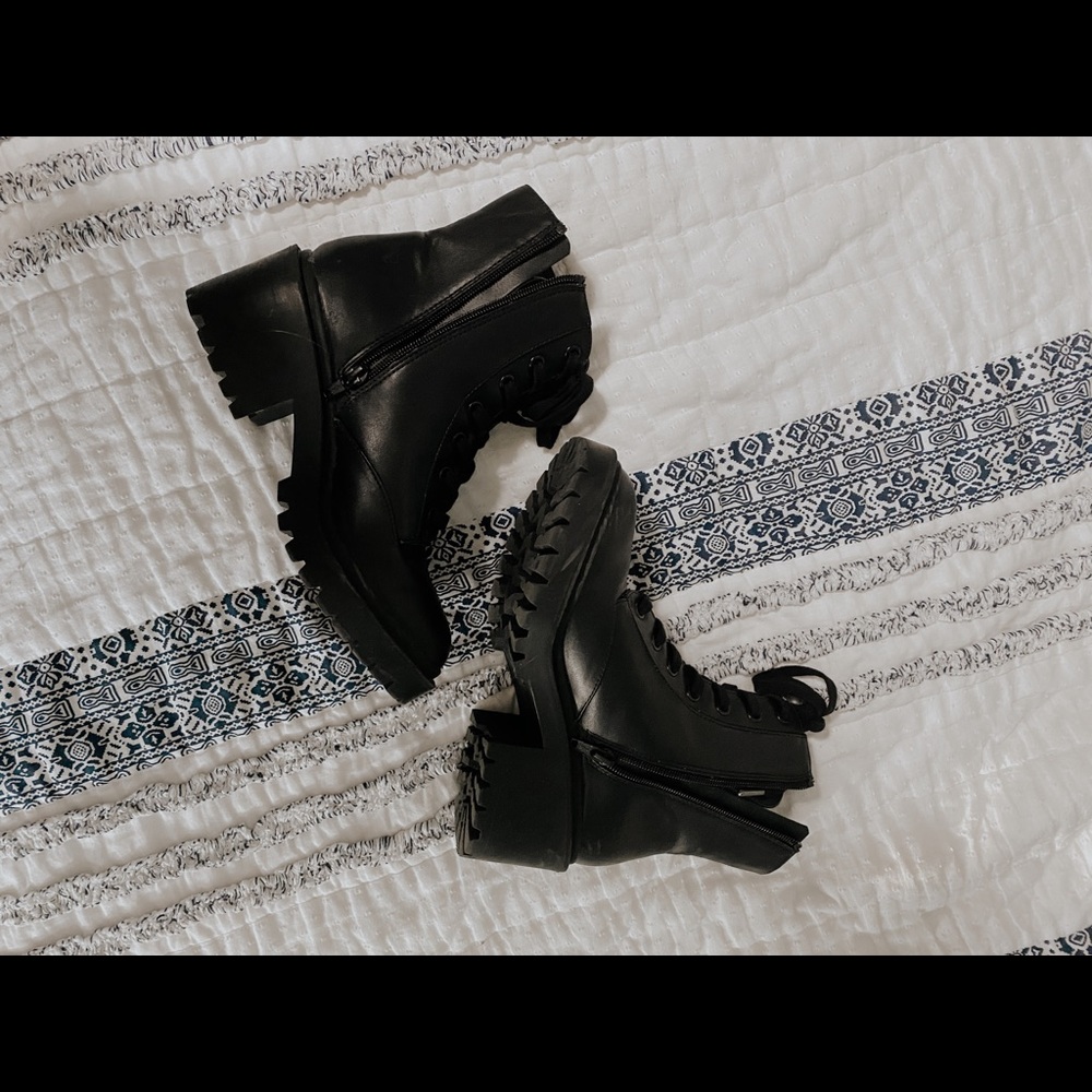 UNIVERSAL THREAD COMBAT BOOTS!!!